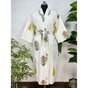 Kimono long réversible en pur coton Kantha pour femme, veste vert pastel, motif singe animal - Product Image 1