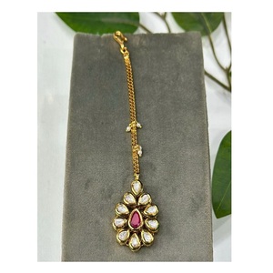 Hermosos Pendientes de Araña de Latón Chapado en Oro de Primera Calidad, Ideales para Mujeres, Chicas y Bodas - Product Image 1