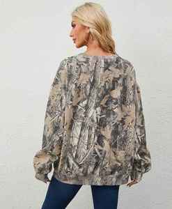 Sudadera de camuflaje con cuello redondo para mujer, jersey con estampado personalizado, ropa de calle con patrón de bosque - Product Image 4