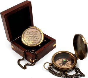 Llavero de brújula clásico de cobre con grabado, diseño plegable y ecológico, patrón circular, ligero, regalo para hombres y niños - Product Image 1
