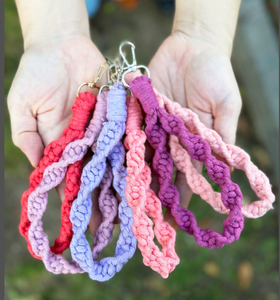 Porte-clés macramé fait main - Product Image 1