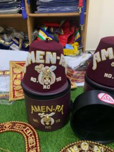 <span class=keywords><strong>Shriner</strong></span> <span class=keywords><strong>Fez</strong></span> Amen Ra Templo com Fezcase Cap Cadeia Collar Cumar Banda Facemask Glov Pacote