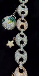 จี้ฮิปฮอปแบบกำหนดเอง ประดับเพชรโมอิสซาไนต์ VVS รับรองโดย GRA ลายธีมอวกาศ |   เครื่องประดับเงินแท้ 925 สำหรับงานปาร์ตี้สุดหรู - Product Image 3