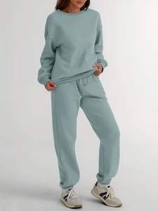 Conjunto Deportivo de Invierno para Mujer de Alta Calidad, Diseño Sólido con Hombros Caídos, Ropa Urbana Personalizada, Fabricante Mayorista, 100% Algodón - Product Image 4