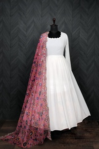 Robe élégante en Georgette Mille Butti avec manches complètes et Kalamkari numérique Dupatta Fournisseur de mode ethnique en gros - Product Image 6