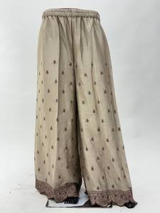 ชุดผ้าชิโน่ปักแบบพรีเมี่ยมเย็บอย่างเต็มที่และสวมใส่สบาย - Product Image 4