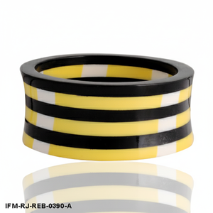 Bracelet en résine rayé jaune et noir fait à la main, bracelet géométrique audacieux rétro, bracelet épais, collection Sunny Woof - Product Image 4