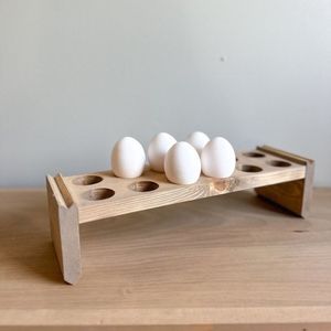 Estante de madera compacto para huevos para cocinas pequeñas, perfecto para almacenar huevos de forma segura y mantener la encimera ordenada y organizada - Product Image 4