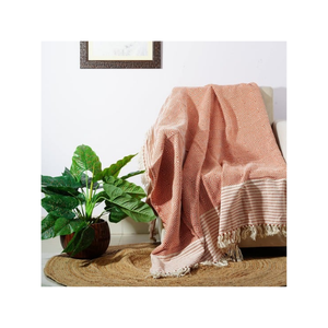 Manta Decorativa para Sofá, Tejida con Borlas, Ecológica, Reciclada, Jacquard, 55x75 Pulgadas, Certificada por GOTS India, para Compradores que Buscan un Producto Sostenible de Primera Calidad - Product Image 2