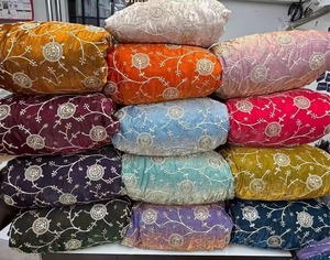 Tissu en polyester imprimé sur mesure avec motif Fendy pour sacs et chaussures, tissu d'ameublement résistant avec motif Fendy pour meubles - Product Image 2