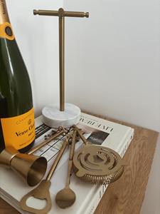 Juego de Herramientas de Bar Modernas con Acabado Dorado, con Soporte y Base de Mármol, para Exhibición en Bares Domésticos, Eventos y Entretenimiento Elegante, de la India - Product Image 5