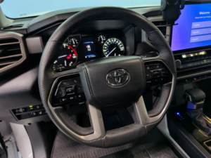 Toyota Tundra SR5 2024 Usada en Buen Estado - Product Image 3