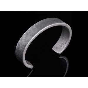 Bracelets de manchette à la mode à deux tailles florentines Accessoires élégants et élégants - Product Image 2