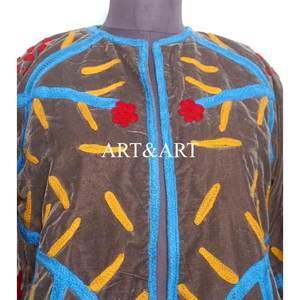 Veste d'hiver bohème en velours brodée à la main avec un motif floral, coque en coton, écologique, cadeau d'anniversaire pour femme - Product Image 4