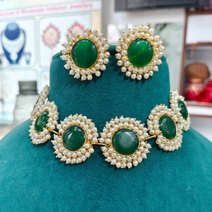 Conjunto de Gargantilla de diseñador de moda de fabricación india de calidad étnica, joyería de moda india para mujeres y niñas, ropa de fiesta - Product Image 1