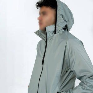 Chaqueta de exterior con capucha y cremallera completa impermeable de talla grande con logotipo personalizado para hombre, chaqueta cortavientos de colores contrastantes lisos para hombre - Product Image 5