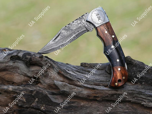Couteau de poche pliant utilitaire à ouverture coulissante en acier de Damas de qualité industrielle avec verrouillage arrière, manche en bois et résine époxy, aiguiseur et étui en cuir - Product Image 3