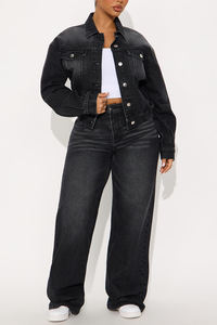 Veste en jean réversible pour femme, col rabattu, personnalisée, délavée à l'acide, en coton écoresponsable, coupe classique, collection Printemps/Hiver - Product Image 2