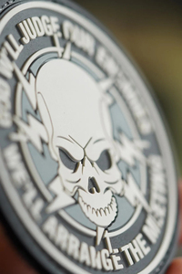 ป้ายยางซิลิโคนแบบนูนสำหรับติดเสื้อผ้าแผ่นยางพีวีซีนุ่ม2D 3D โลโก้ตามสั่ง - Product Image 4