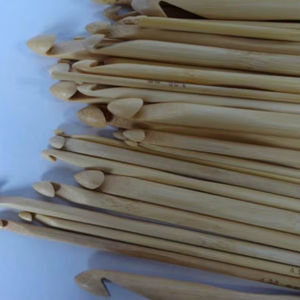 Los ganchos de crochet de madera simples ofrecen un agarre suave, comodidad ligera y durabilidad natural para un fácil crochet diario. - Product Image 1