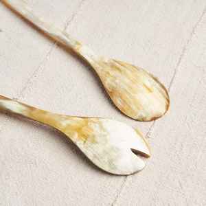 Cuchara de Cuerno de Búfalo Artesanal, Ecológica y Duradera, Estilo Ángel, para Té, Leche, Sopa y Uso en la Cocina, Personalizada por Crescent Crafts - Product Image 1