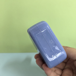 Bouteilles pulvérisateur rondes bleues personnalisées de 100 ml en PET avec pompe, vaporisateur fin pour l'<span class=keywords><strong>alcool</strong></span>, le parfum et l'eau de toilette - Product Image 4