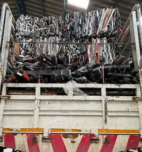 Déchets de jantes en alliage d'aluminium pur à 99,90 %, provenant de voitures d'occasion, comprenant des fils et des tôles d'aluminium. - Product Image 4