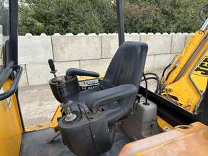 Chargeuse sur pneus JCB 1CX d'occasion et chargeuse frontale agricole 3,16 tonnes avec moteur, boîte de vitesses - Product Image 3