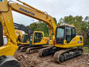 Pelle hydraulique compacte KOMATSU PC160 performance polyvalente dans diverses tâches de construction structure durable - Product Image 3