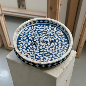 Bandeja de Incrustaciones de Madera Premium de Tradebyd, Bandeja de Lujo Moderna Hecha a Mano para Hogares Elegantes y Hoteles Boutique - Product Image 1