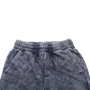 บริการ OEM สินค้ามาใหม่ กางเกงขาสั้นผู้ชายเอวกลาง ผ้าฝ้ายฟอกสี ดีไซน์สั่งทำ ลายเรียบ สไตล์ลำลอง ขายส่ง รับผลิตแบรนด์ส่วนตัว - Product Image 3