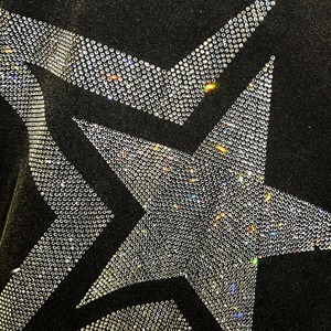 T-shirts d'été à manches courtes avec strass pour hommes T-shirts à motif de lion coloré avec strass Vente en gros de chemises décontractées avec logo personnalisé - Product Image 4