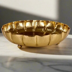 Meilleure vente de métal en laiton martelé Urli Pooja Thali gaufré et martelé directement du fournisseur de Moradabad - Product Image 1