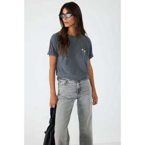 T-shirt pour femme à col rond, orné de pierres florales, coupe ajustée, 100% coton, respirant, style décontracté, disponible en taille unique et XL - Product Image 1