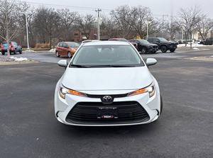 Meilleur prix pour la nouvelle berline FE FWD à essence/essence, automatique, intérieur foncé, caméra arrière, pneus R15/R16 - Product Image 3