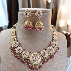 Ensemble Rajwadi plaqué or de qualité supérieure de créateur pour femmes collier classique avec boucles d'oreilles vêtements de mariage de créateur bijoux de mode - Product Image 1