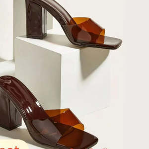 Sandali Mule con Tacco Grosso e Cinturino Trasparente a Punta Aperta - Product Image 3