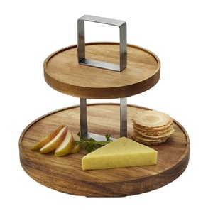 Support à gâteau en bois décoratif pour réceptions de mariage, ajoutant une beauté naturelle et un présentoir à gâteau surélevé élégant - Product Image 1