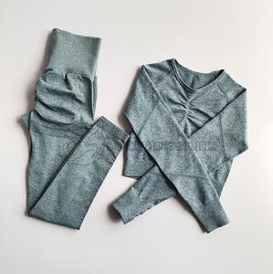 Conjunto de gimnasio de 2 piezas sin costuras para mujer-Top corto de patrón sólido Leggings de talla grande Ropa deportiva para yoga Estilo de comodidad óptima - Product Image 3