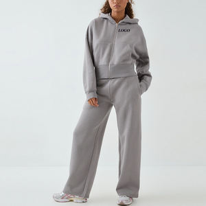 Chándal para mujer con mangas largas, tela de alta calidad, diseño transpirable con logo, pantalón recto de pierna ancha con precio de mayoreo. - Product Image 1