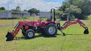 Tracteur à roues 4x4 Mahindra 4500 série 4540 2024 en vente, doté d'un moteur Massey-Ferguson, d'un palier, d'une pompe à engrenages, d'une boîte de vitesses, 45 CV - Product Image 2