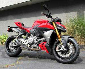 Motocicleta Streetfighter V4 S 2026 Nueva Certificada, 890cc, con 3 Años de Garantía y Lista para Exportar - Product Image 2