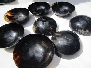 Exportador indio, cuenco de cuerno hecho a mano artesanal, alternativa natural para una presentación de comida elegante disponible para cantidades a granel - Product Image 4