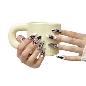 <span class=keywords><strong>Uñas</strong></span> postizas pintadas a mano artificiales de araña rosa <span class=keywords><strong>y</strong></span> estilo dulce <span class=keywords><strong>y</strong></span> fresco en blanco <span class=keywords><strong>y</strong></span> negro personalizadas avanzadas - Product Image 4