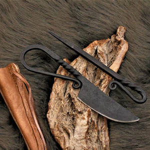 Couteaux Viking faits à la main de haute qualité avec manche en acier à haute teneur en carbone Couteaux Viking en acier au carbone personnalisés forgés à la main en gros - Product Image 2