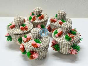 Boîtes cadeaux Gergean tendances chaudes avec couvercle à pompon coloré Récipients de bonbons Ramadan Eid remplis de chocolat et de bonbons pour les enfants - Product Image 3