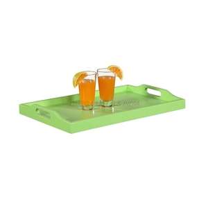 Bandeja de madera más vendida en color amarillo vibrante con forma rectangular moderna y acabado suave perfecto para uso diario - Product Image 4
