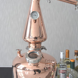 Alambic en cuivre de petite taille personnalisé de 10L, 20L, 30L pour whisky, brandy, vodka, gin - Product Image 6