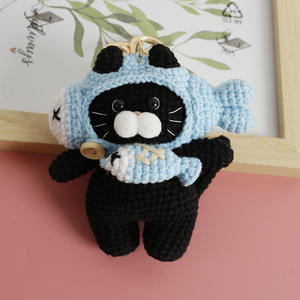 Muñeco de Gato con Cabeza de Pez Tejido a Mano, Colgante de Gato de Ganchillo Hecho a Mano, Adorno para Bolso Exquisitamente Elaborado, Llavero de Dibujos Animados Adorable - Product Image 3
