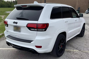 รถเชอร์โคมี เอสอาร์ที ปี 2024 สภาพดีเยี่ยม 475 แรงม้า เครื่องยนต์เฮมิวี8 ขับเคลื่อน 4 ล้อ รับรองคุณภาพ พร้อมรับประกัน ระยะทางวิ่งคงเหลือ ภายในตกแต่งด้วยหนัง - Product Image 5